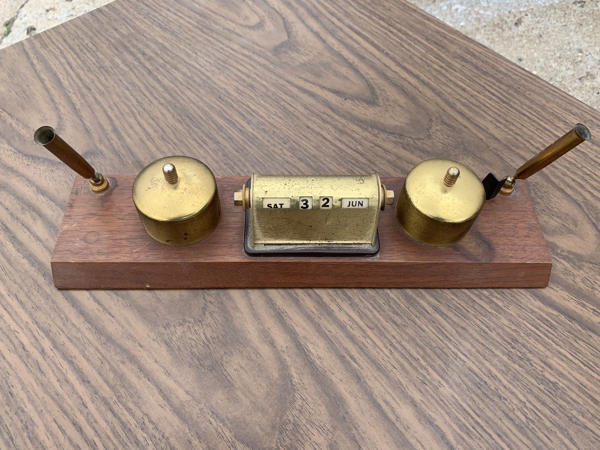 Antique pen and calendar set