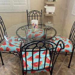 Cute Wrought Iron Table And Chairs