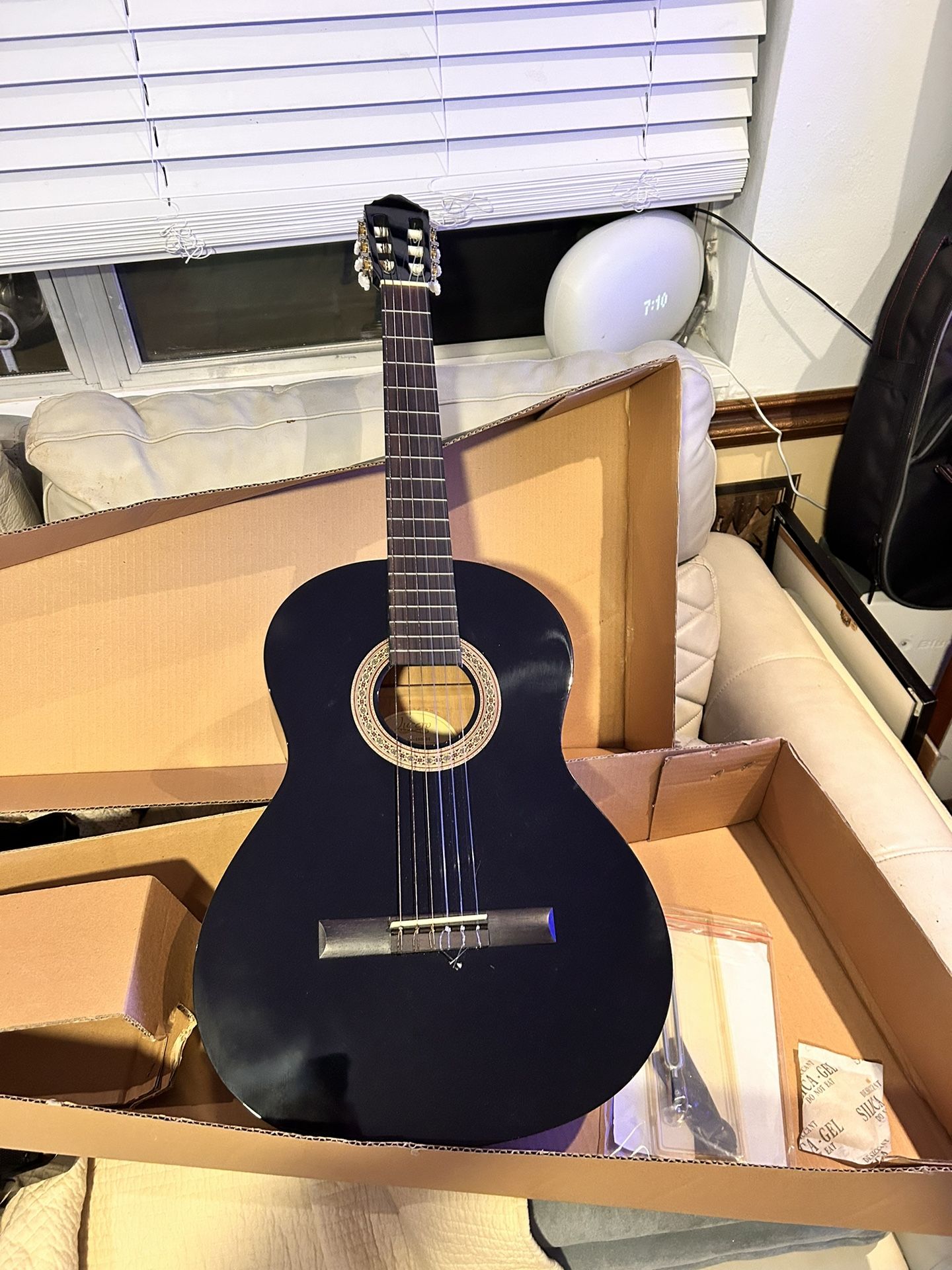 LUCERO LC100 CLASSICAL GUITAR ππΌπ