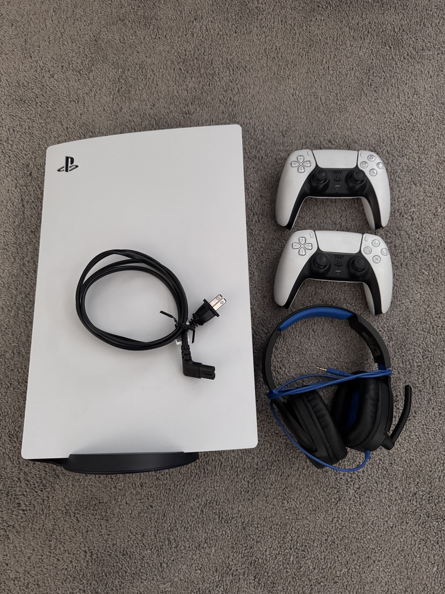 PS5, Two Controllers & Turtle Beach Headset