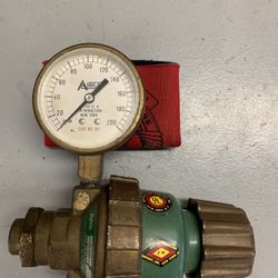 Gauge And Regulator.