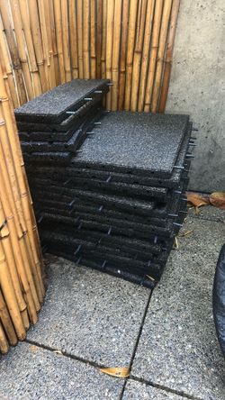 Rubber Tiles Exterior (18 tiles) 20”x20”x1”