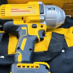 Dewalt 20V MAX Lithium-lon Cordless 1/2 in. Impact Wrench with 20V  5.0Ah Bat and charger