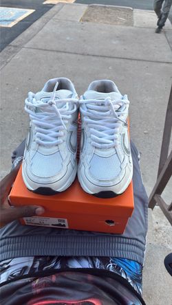 Size 8 Dior￼