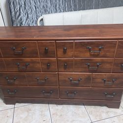 Large Wood 8-Drawer Double Brown Dresser