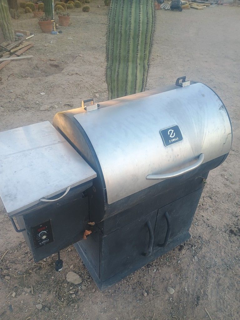 Electric Pellet BBQ and Smoker. 