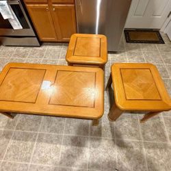 Living Room Coffee Table & 2 Sides