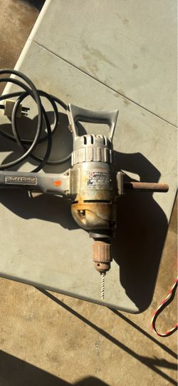 Black & decker 1/2” heavy duty drill