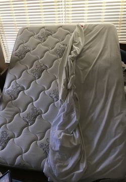Queen matress with box spring