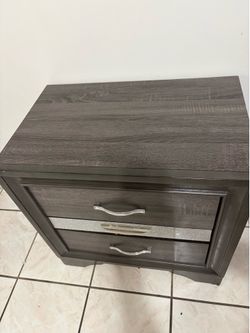 Dresser set