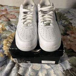 Air Force1 Low Supreme   Size 10. 