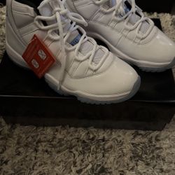 Jordan 11 Legend Blue