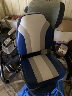  Boat Seats Brand New “Bass Pro”