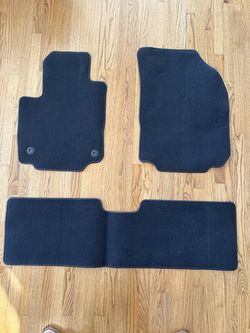 OEM Chevy Equinox Carpet Floor Mats – 2018–2022 – Jet Black – New Never Used