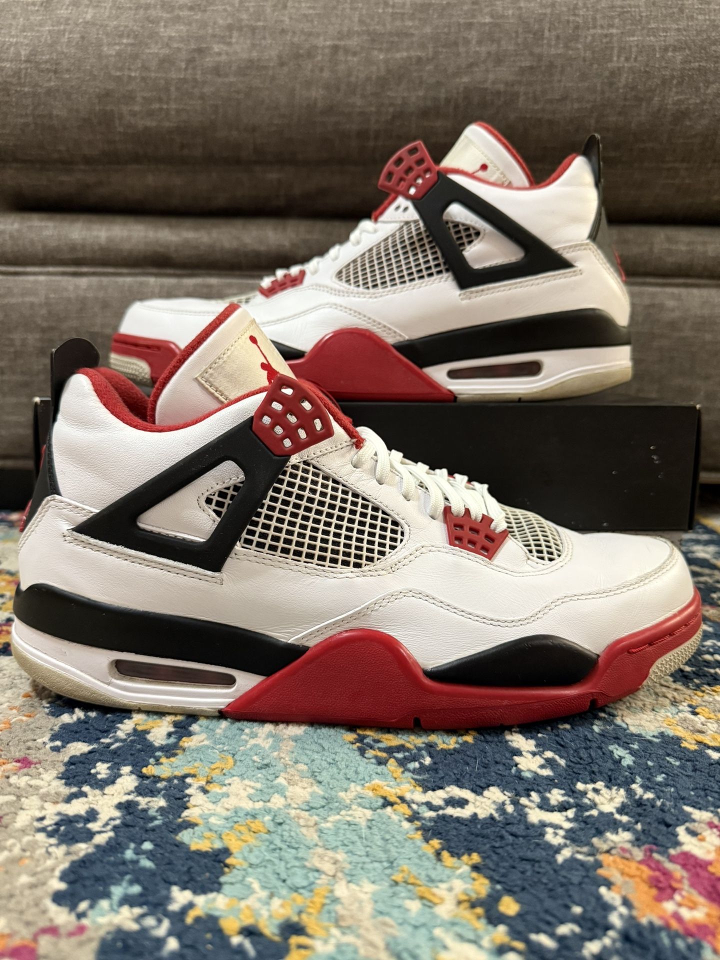 Nike Air Jordan 4 Retro “Fire Red” 2012