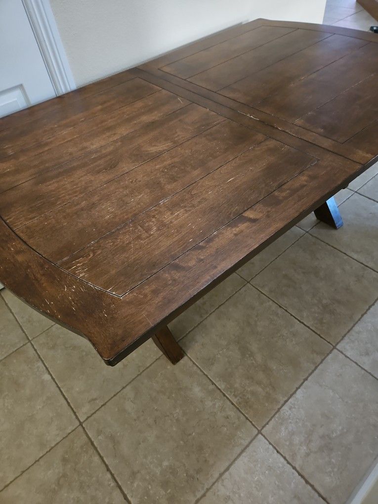 Free kitchen table 