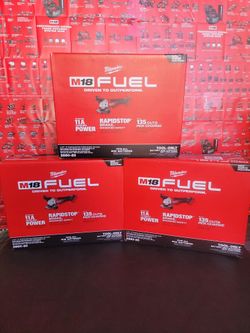 MILWAUKEE M18 FUEL 18V LITHIUM-ION BRUSHLESS CORDLESS 4-1/2-IN./5-IN. GRINDER W/ PADDLE SWITCH ( TOOL ONLY  )
