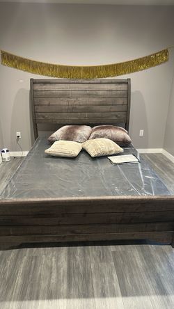 Queen Bed
