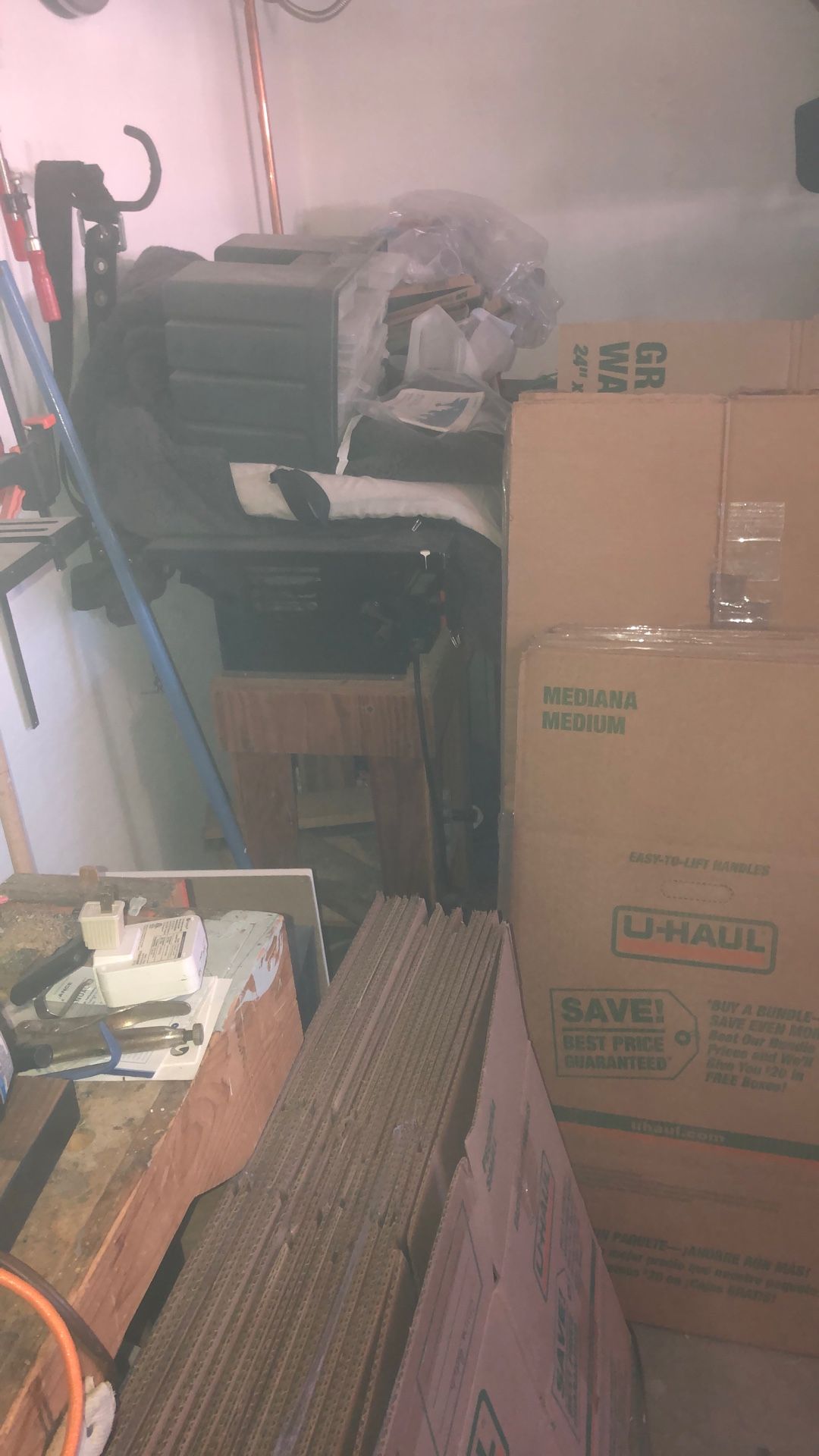 Medium size table top saw on stand works well