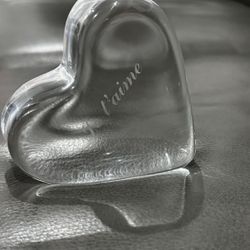 BACCARAT Je t'aime Crystal Paperweight heart shaped figurine  In great condition  Crystal Baccarat paperweight with acid etched 'Je t'aime' and design