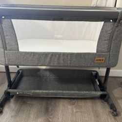 Amke Bedside Sleeper Bassinet 