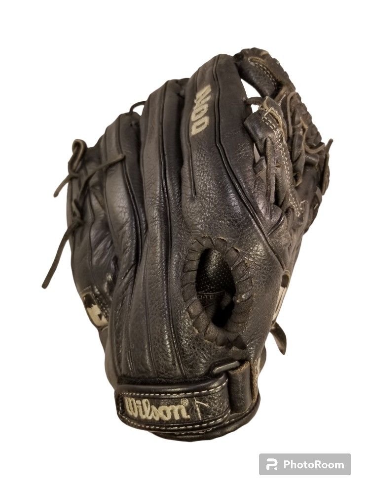 Wilson A500 11 1/2' RHT black leather glove mitts vintage
* Price Is Firm*