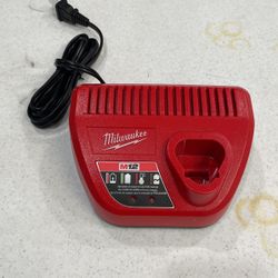 Milwaukee M12 Charger