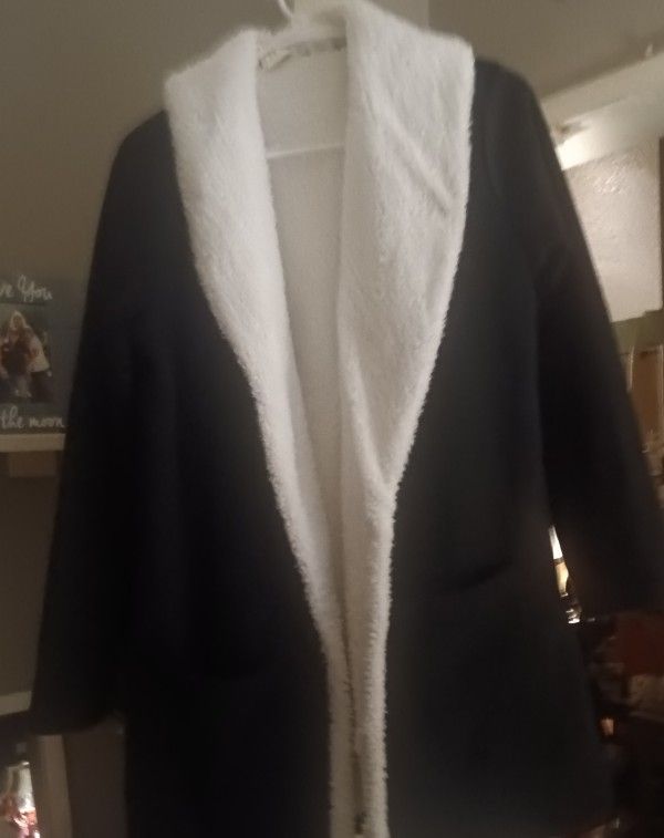 Cute Black And White Jacket With Sherpa Inside