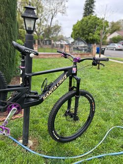 Santa Cruz Full Suspension Mountain Bike