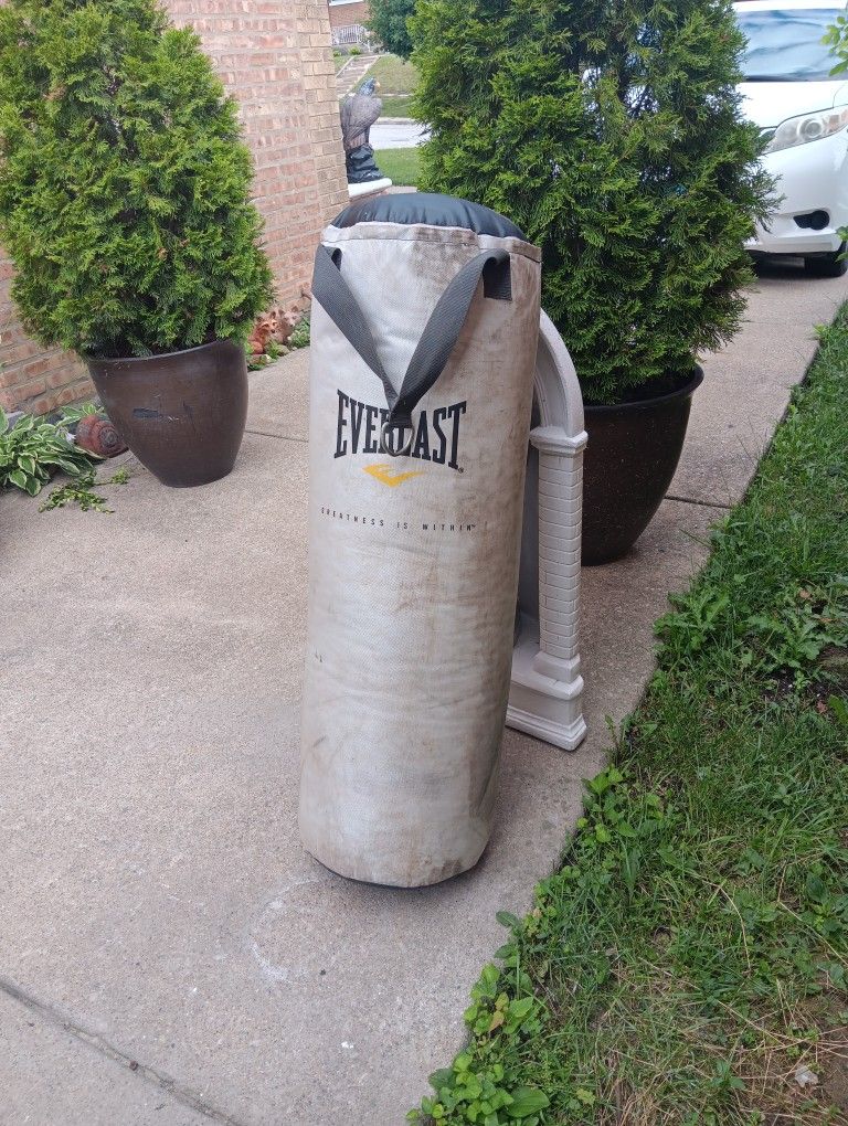EVERLAST Punching Boxing Heavy Bag