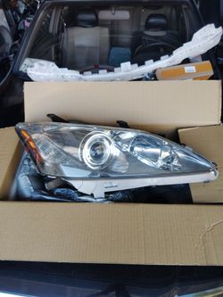 Lexus ES 350 headlight