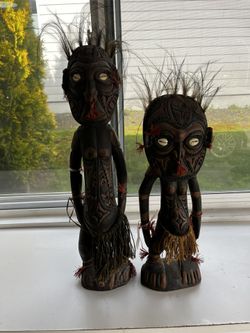 Papua New Guinea Carved Wooden Statues