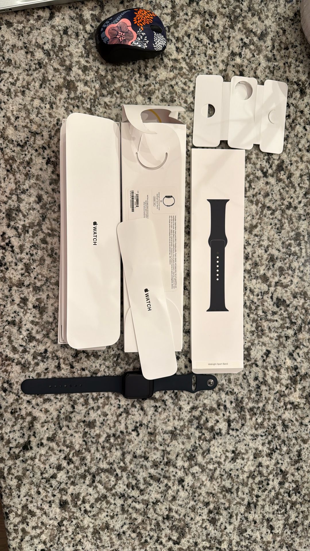 Apple Watch SE 44MM Black Sport Band