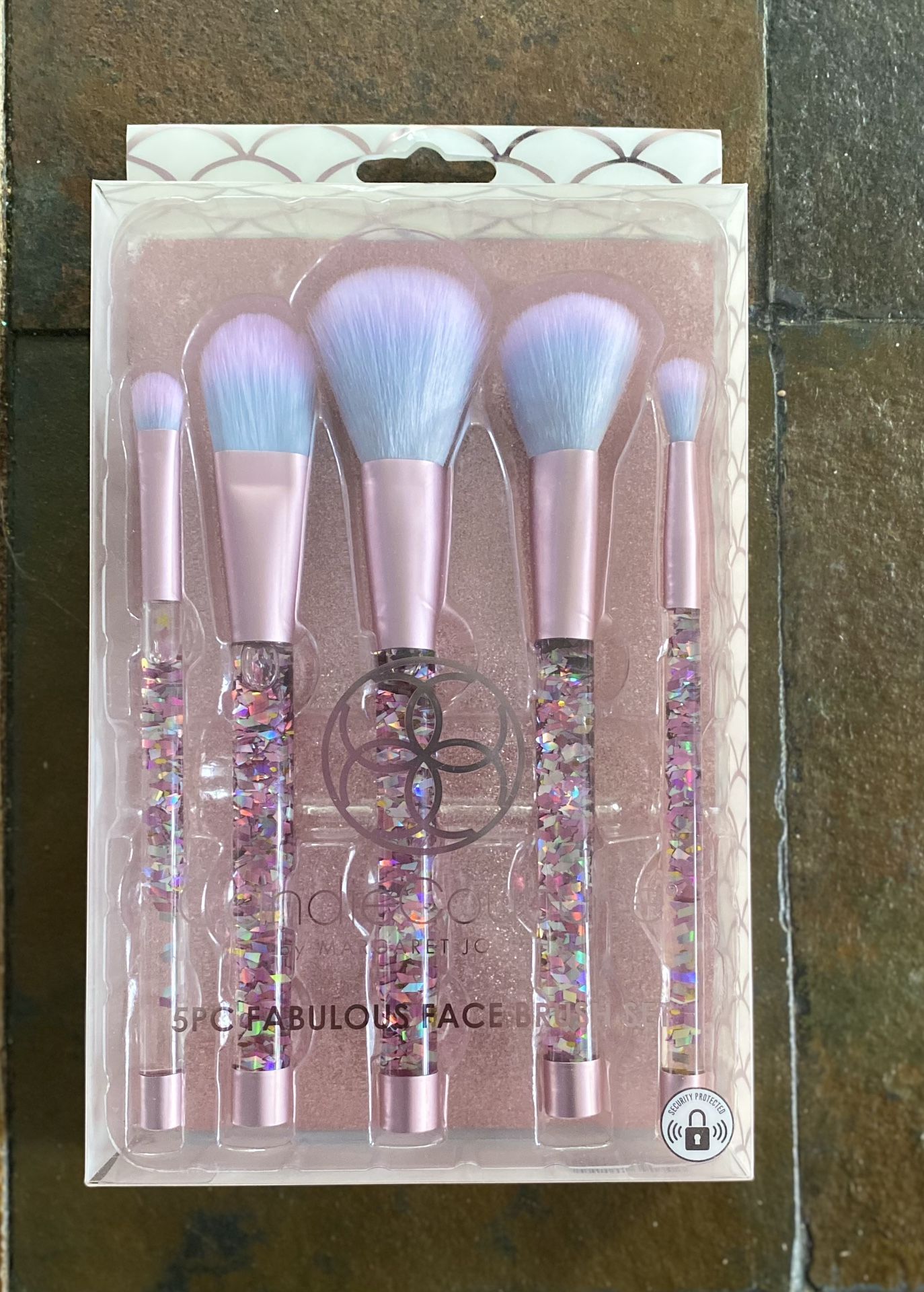 New! Candie Couture Makeup Brush Set