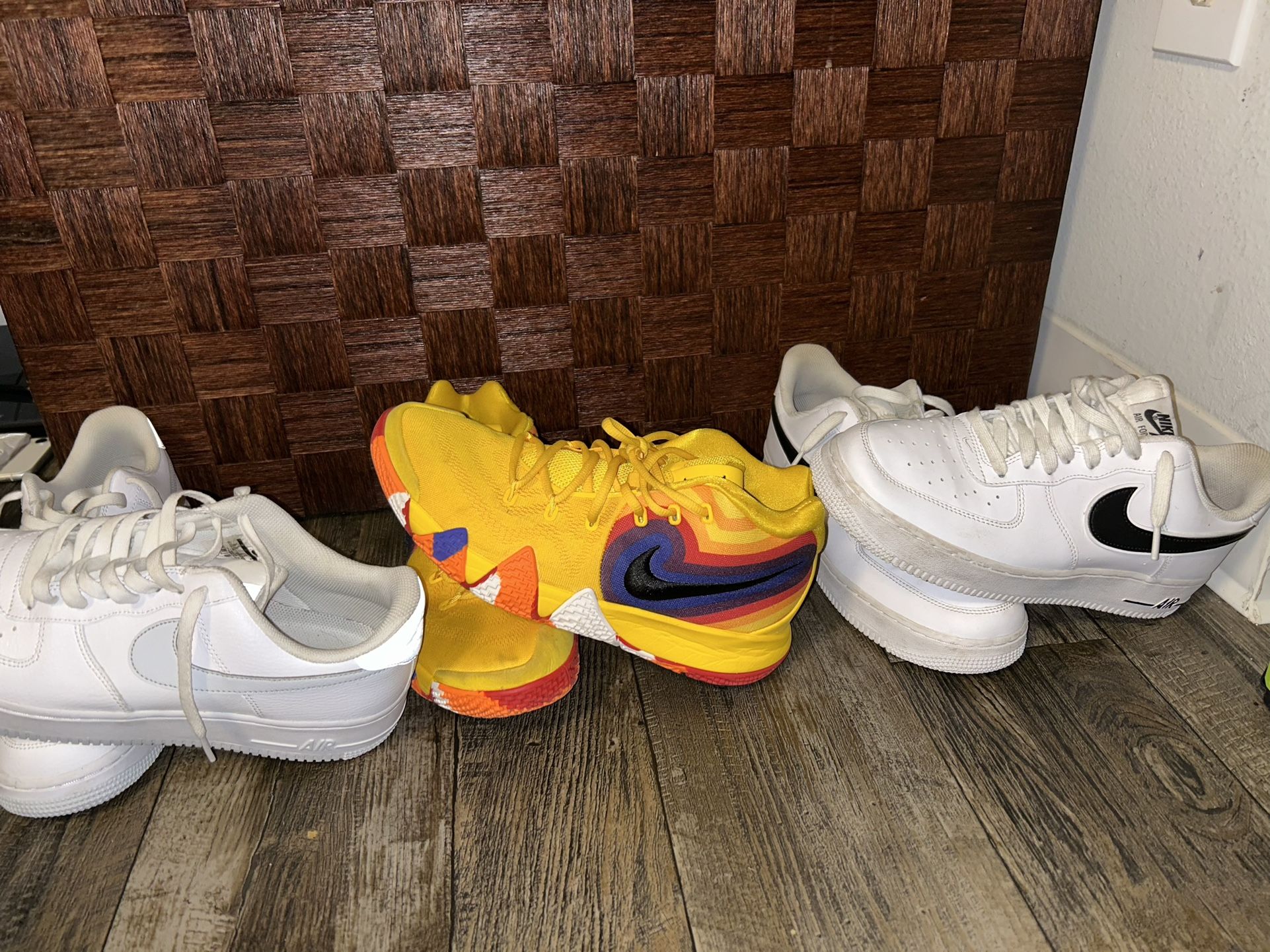 Nikes , Kyrie Irving