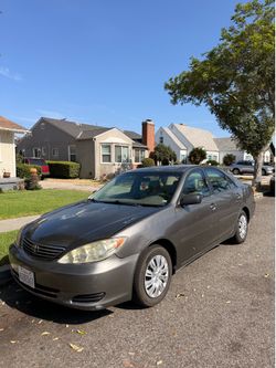 2005 Toyota Camry LE