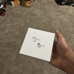 airpods pro 2 and airpods 4