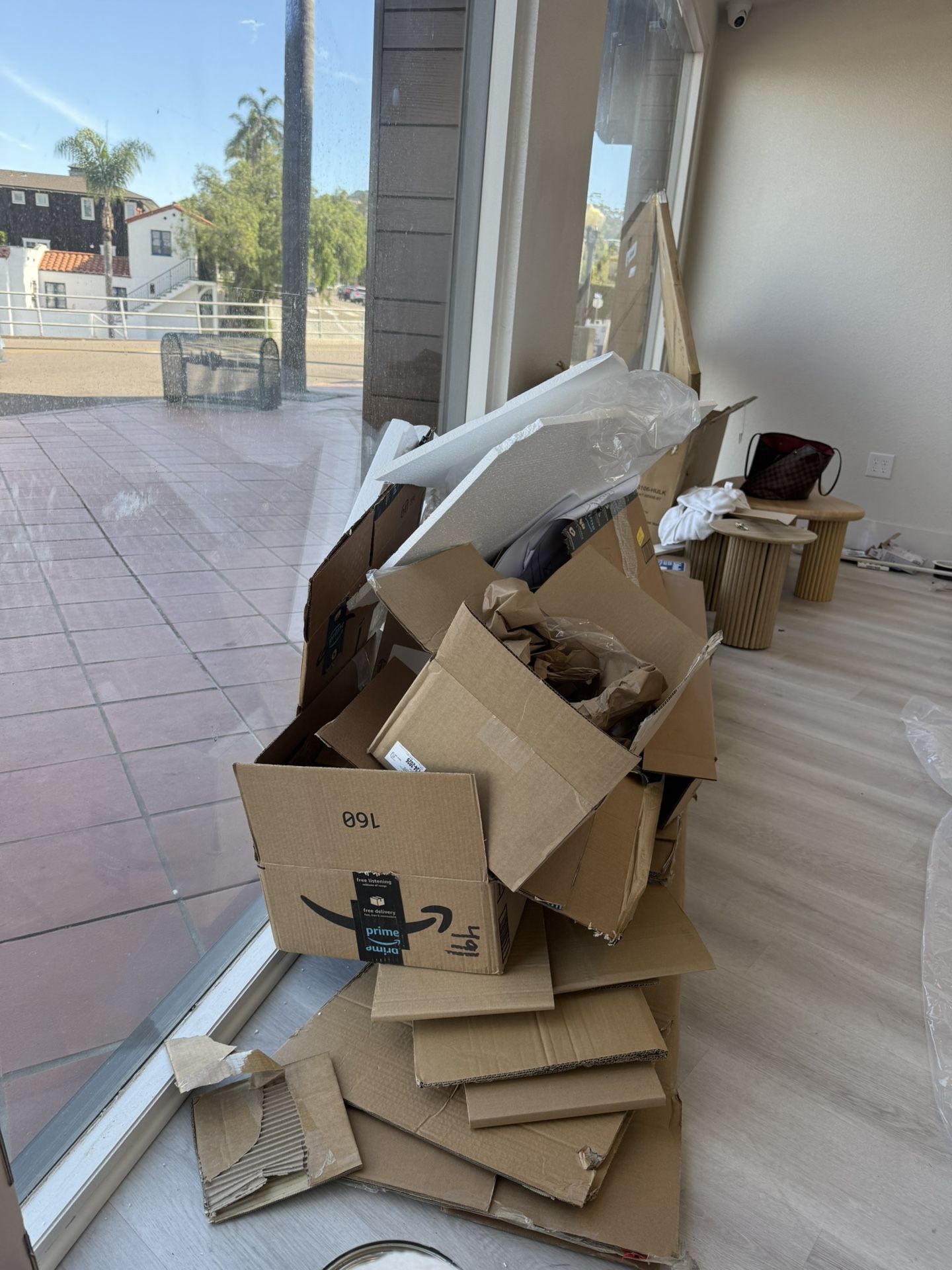 Free Boxes In La Jolla Come And Take ! All Sizes