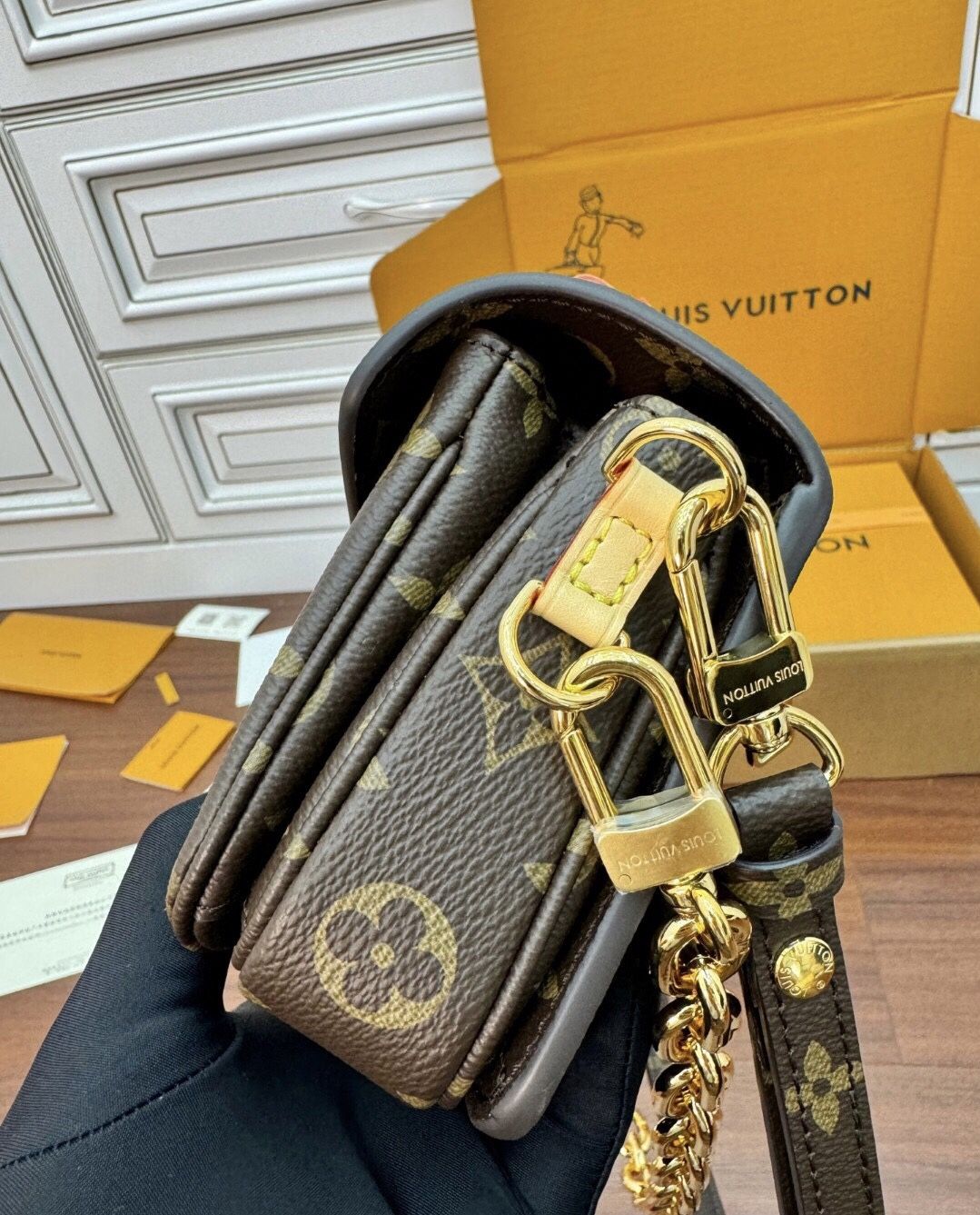 Louis Vuitton East West small postman special all-steel(87)27