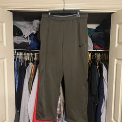 Moss/Olive Nike Pants With Adjustable Leg Opening Size Large