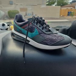 Nike 10.5 Mens