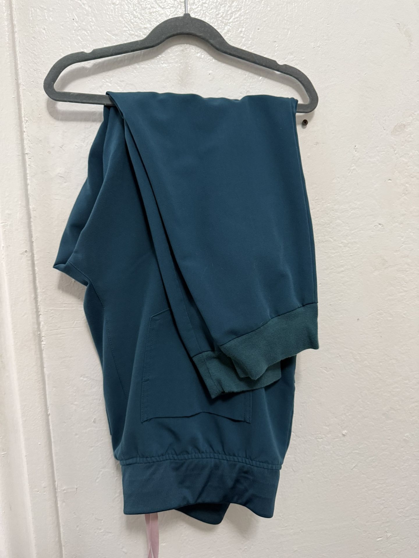 Women’s Figs Scrubs