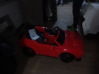 Electric toy car