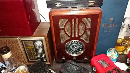 Vintage style radio Thomas collector edition