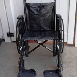 Wheel Chair with Foot Rests Excellent Condition 