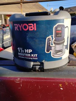Ryobi 1½ HP Router Kit 
