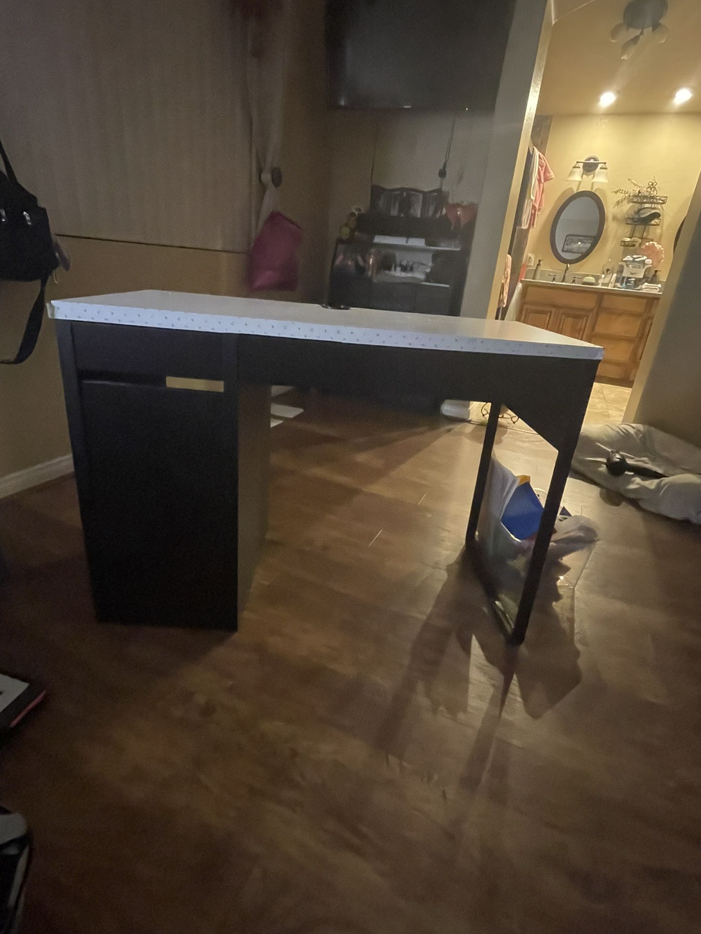 desk  need gone asap 