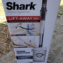 Shark Navigator Lift Away Vacuum Cleaner 