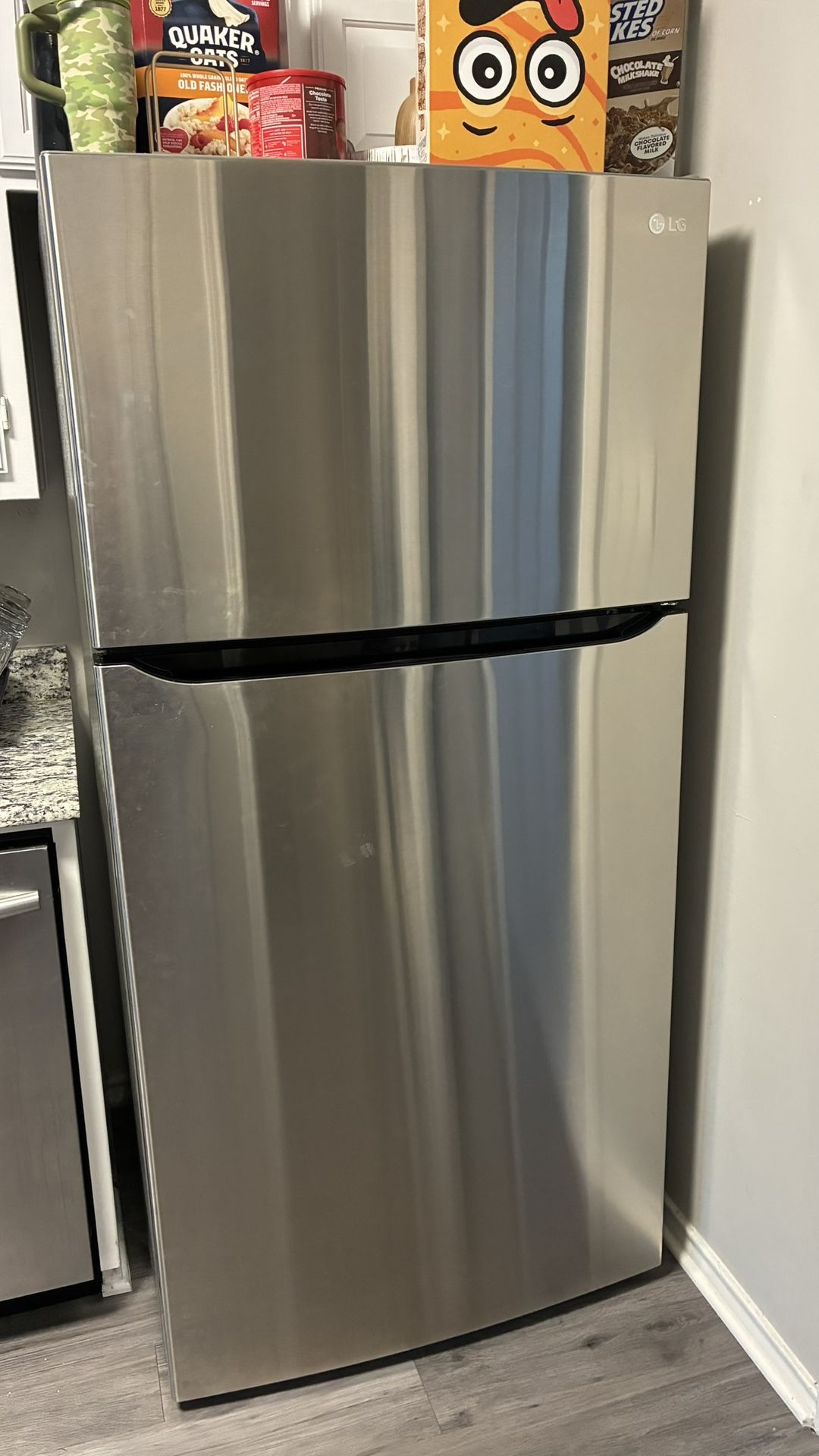 Refrigerator 