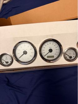 04-13 Harley touring stock gauges